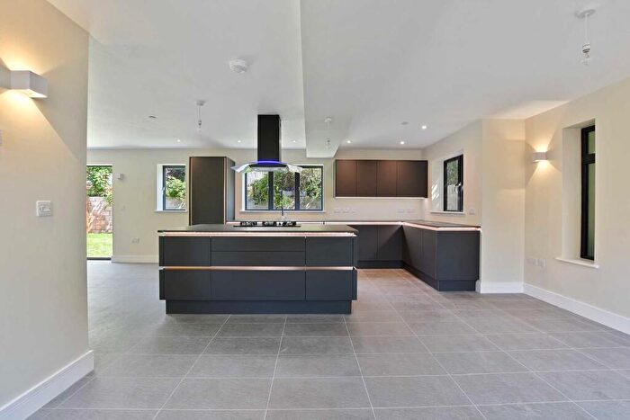 6 Bedroom Detached House To Rent In Sabir Court, Crescent Road, Temple Cowley, OX4