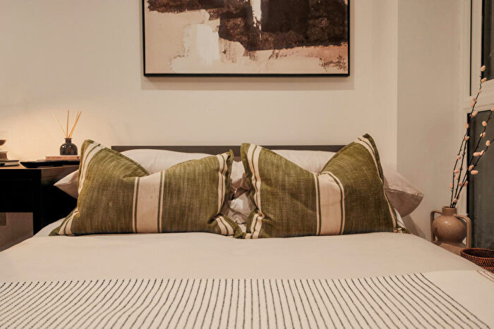 Apartment To Rent In Gloucester Road North, Filton, BS34