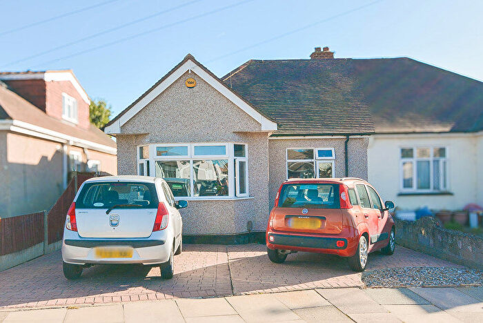 2 Bedroom Semi-Detached Bungalow For Sale In Stuart Road, Southend-On-Sea, SS2