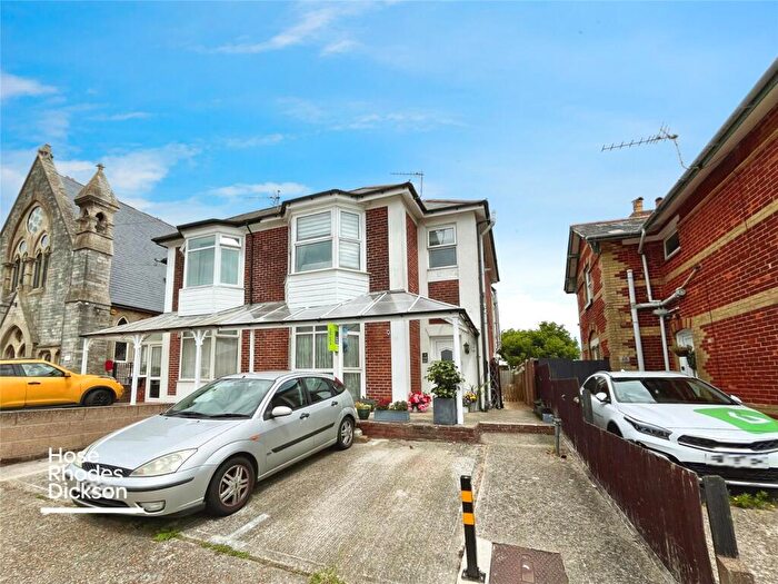 2 Bedroom Maisonette For Sale In Station Avenue, Sandown, Isle Of Wight, PO36