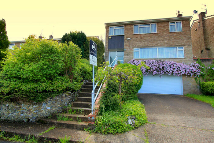 4 Bedroom Detached House To Rent In Wychwood Rise, Great Missenden, HP16