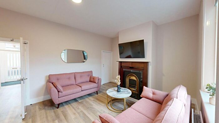 4 Bedroom House To Rent In Cartington Terrace, NE6