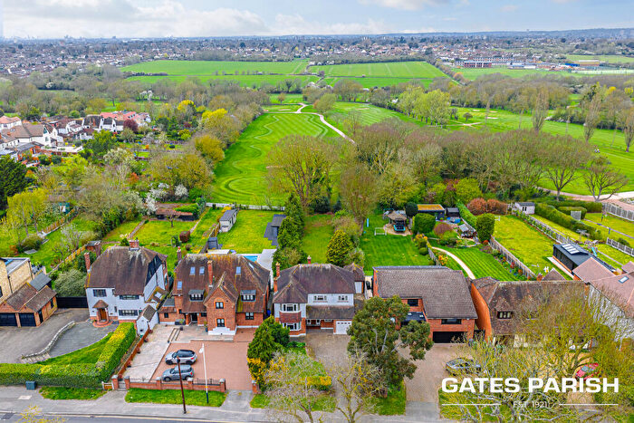 4 Bedroom Detached House For Sale In Hall Lane, Upminster, **Golf Course Views**, RM14