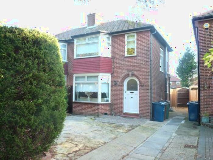 3 Bedroom Semi-Detached House To Rent In Pearswood Gardens, Stanmore, HA7