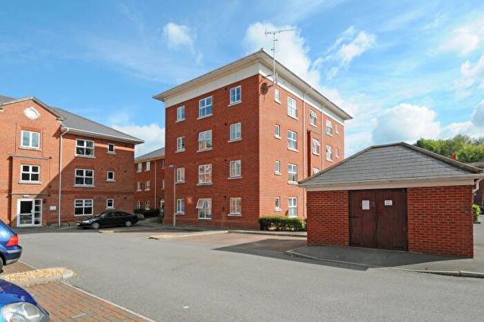 2 Bedroom Flat To Rent In Boundary Road, Newbury, RG14