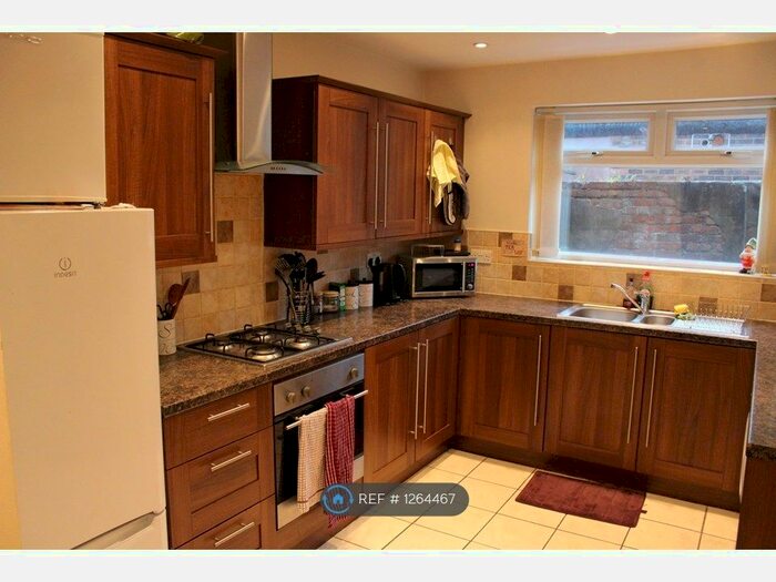 4 Bedroom Terraced House To Rent In Braemar Road, Manchester M14