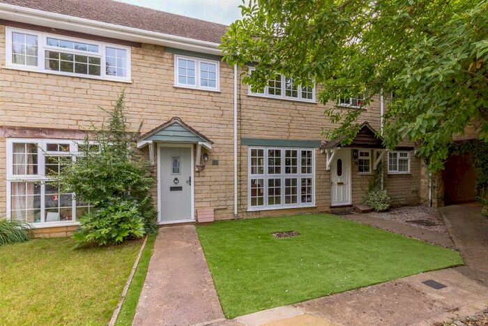 3 Bedroom Terraced House To Rent In Hatch Way, Kirtlington, Kidlington, OX5