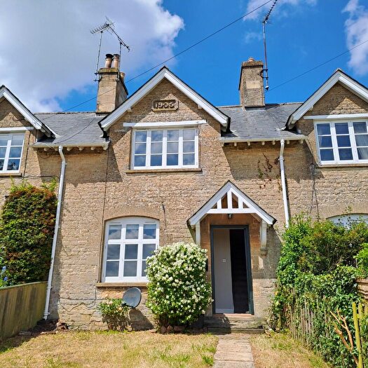 2 Bedroom Terraced House To Rent In Woeful Lake Cottage, GL54