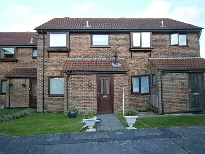 3 Bedroom Terraced House To Rent In Russell Drive, Stanpit, BH23