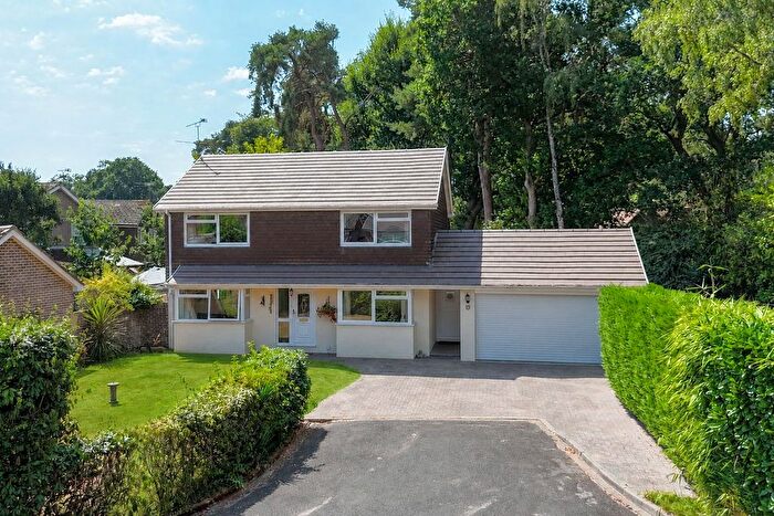 4 Bedroom Detached House For Sale In Fielders Way, East Wellow, Romsey, SO51