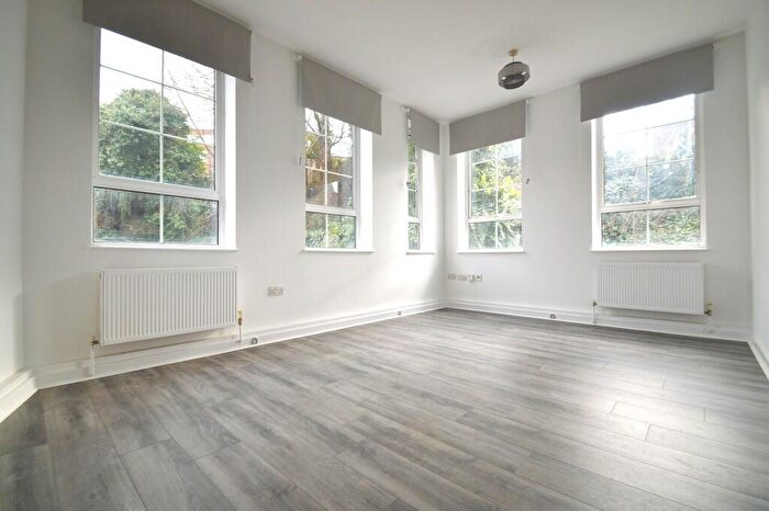 1 Bedroom Apartment To Rent In Fountain Close, Woolwich, London, SE18