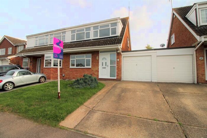 3 Bedroom Semi-Detached House To Rent In Waylands, Swanley, BR8