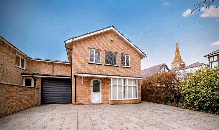 4 Bedroom Semi Detached House For Sale In Merton Road, Southsea, PO5