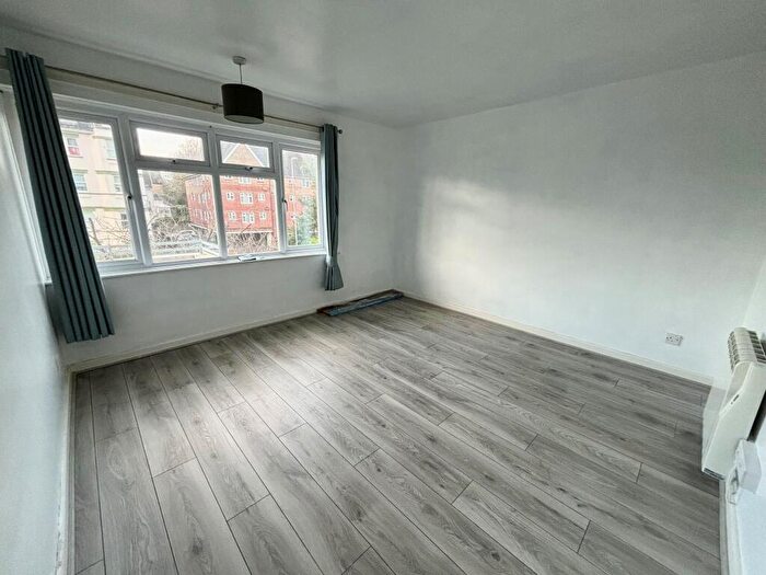 2 Bedroom Bungalow To Rent In Boscombe Spa Road, Bournemouth, BH5