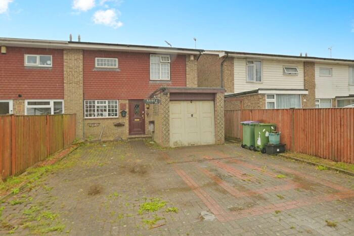 3 Bedroom Semi-Detached House For Sale In Queens Road, Littlestone, New Romney, Kent, TN28