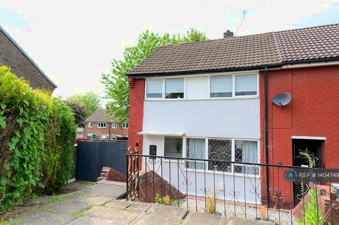 3 Bedroom End Of Terrace House To Rent In Pine Street, Middleton, Manchester, M24