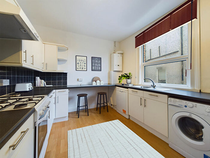 2 Bedroom Apartment To Rent In Queen Anne Avenue, Bromley, Kent, BR2