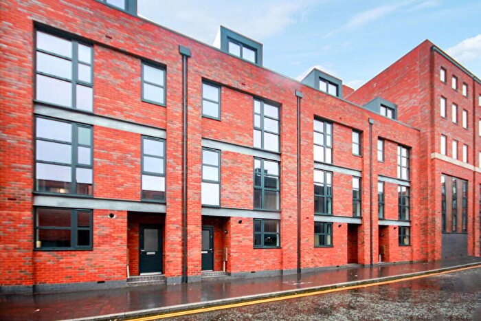 4 Bedroom Terraced House For Sale In Moreton Street, Birmingham, B1