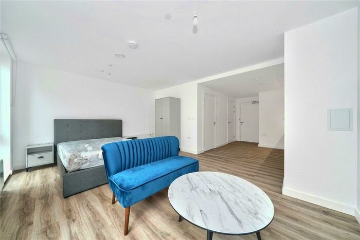 Apartment To Rent In Viva Court, Luton, LU2