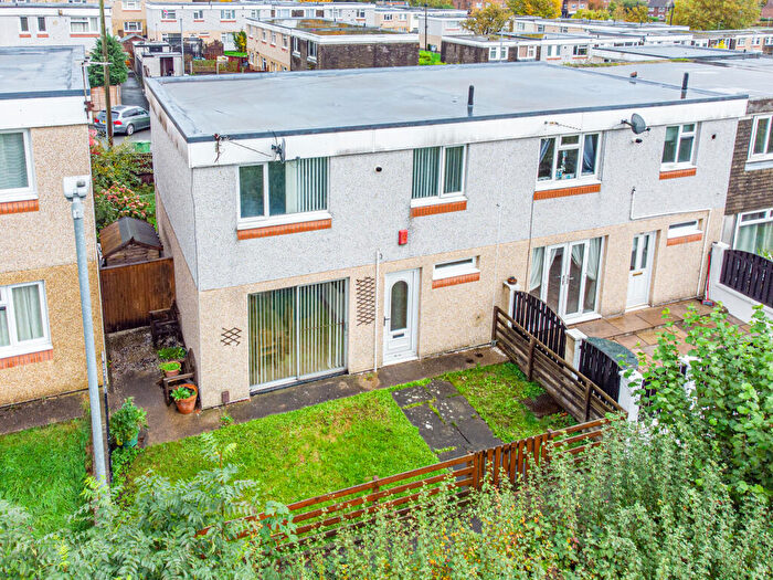 3 Bedroom End Of Terrace House For Sale In Woodbridge Lawn, Leeds, LS6