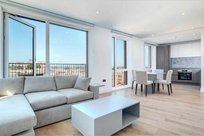 2 Bedroom Flat To Rent In Silkstream, Hendon, NW9