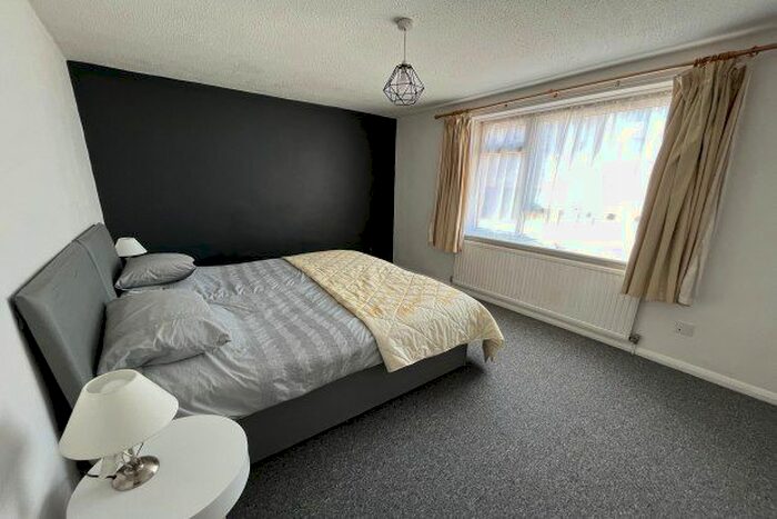 2 Bedroom Flat To Rent In Walsingham Road, Hove, BN3