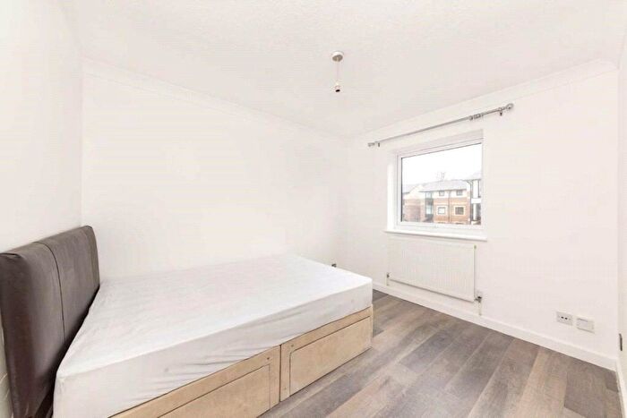 4 Bedroom Terraced House To Rent In Barnfield Place, Millwall, E14