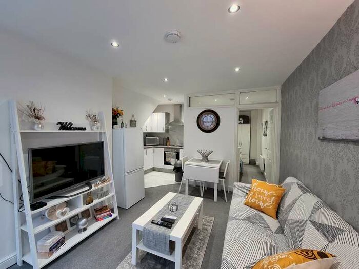 1 Bedroom Flat To Rent In Jubilee Road, City Centre, Leicester, LE1