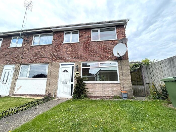 3 Bedroom Semi Detached House To Rent In Rosamund Avenue, Braunstone, Leicester, LE3