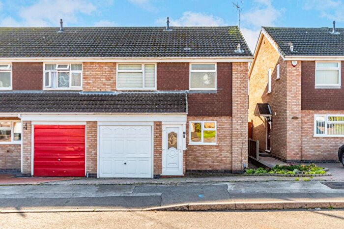3 Bedroom Semi-Detached House To Rent In Sandstone Avenue, Rubery, Rednal, Birmingham, B45