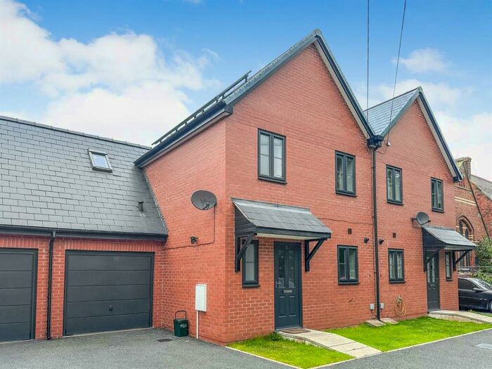 3 Bedroom Semi-Detached House To Rent In Llys Croes Atti, Oakenholt, CH6