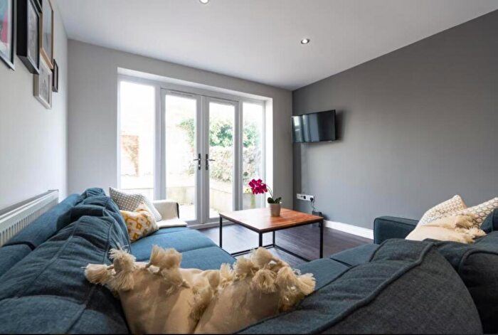 7 Bedroom Terraced House To Rent In Bedford Street, Roath, CF24