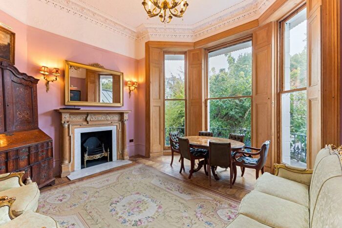 2 Bedroom Flat To Rent In Pembridge Square, London, W2