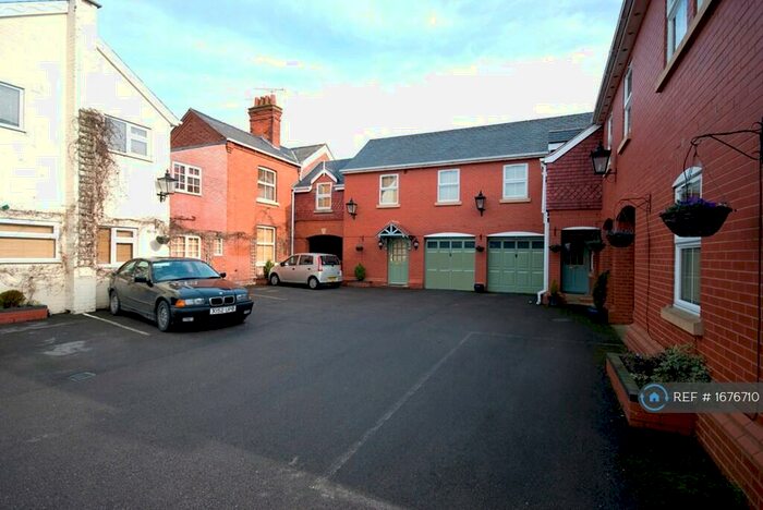 2 Bedroom Maisonette To Rent In Four Crosses House, Rugby, CV23