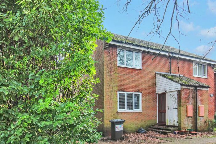 1 Bedroom Flat To Rent In Cornwall Road, Whitehill, Bordon, GU35