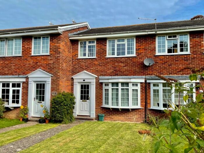 3 Bedroom Property To Rent In Westwood Close, Cowes, PO31