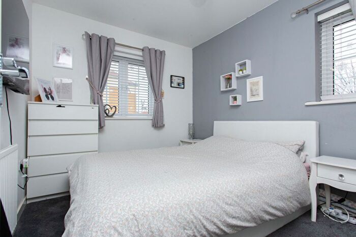 2 Bedroom Flat For Sale In Dorman Avenue North, Aylesham, CT3