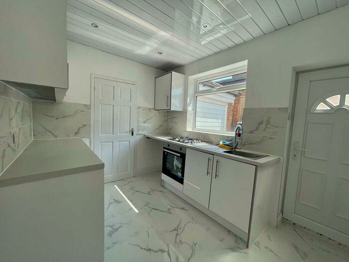 3 Bedroom House To Rent In Green Bank, Bolton, BL2