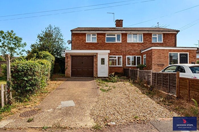 3 Bedroom Semi-Detached House For Sale In Blackthorn Grove, Woburn Sands, Buckinghamshire, MK17