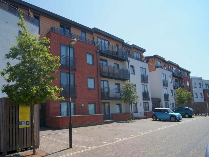 1 Bedroom Flat To Rent In Southern Road, Camberley, GU15