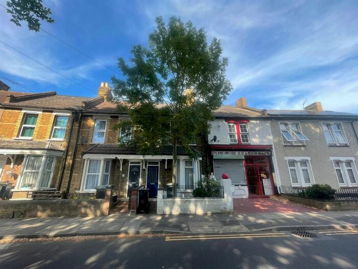 2 Bedroom Property To Rent In Dover Road East, Northfleet, Gravesend, DA11