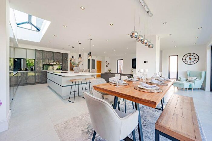 5 Bedroom Detached Villa To Rent In Golf Open - Freshfield Road, Formby - Sleeps, L37