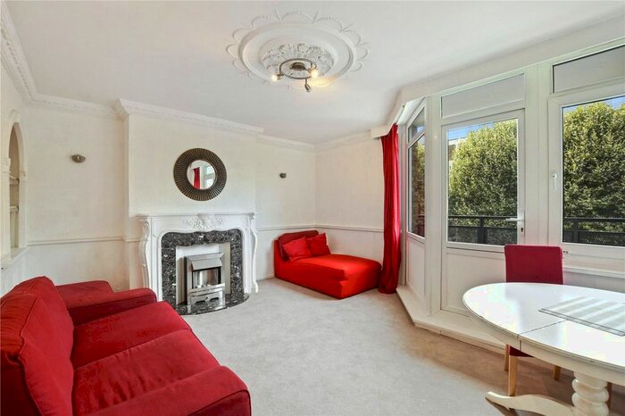 3 Bedroom Flat To Rent In Cambridge Heath Road, London, E1