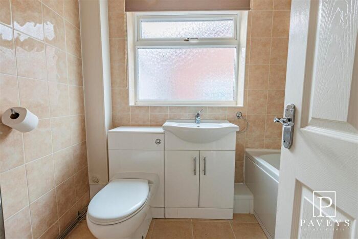 2 Bedroom Detached Bungalow For Sale In Dugmore Avenue, Kirby-Le-Soken, Frinton-On-Sea, CO13