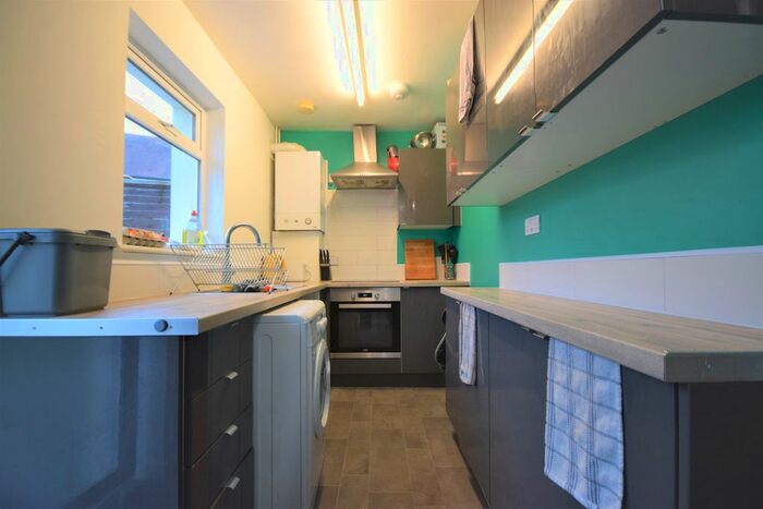 5 Bedroom Semi-Detached House To Rent In Canterbury Road, Guildford GU2