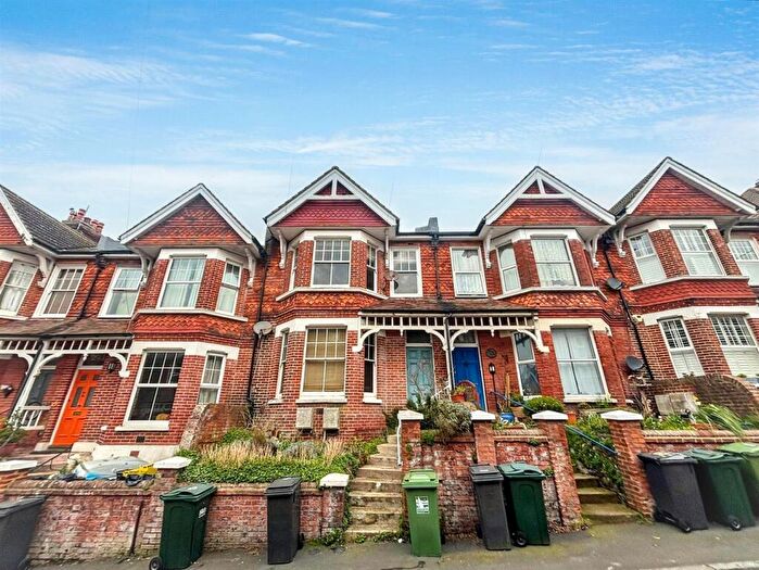 2 Bedroom Flat For Sale In Gore Park Road, Eastbourne, BN21