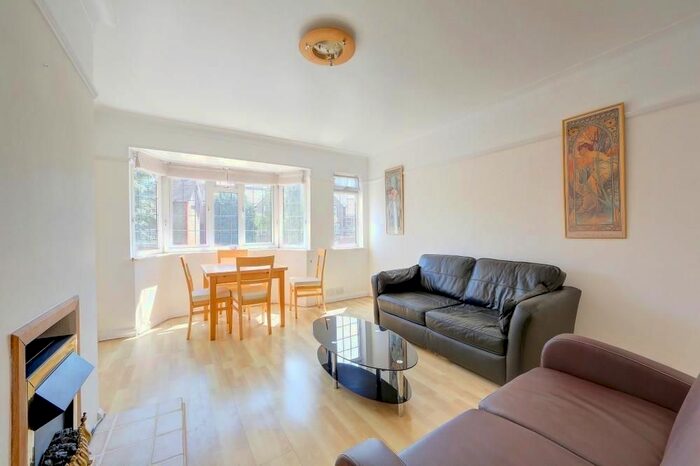 2 Bedroom Flat To Rent In Kingston Road, Wimbledon, SW19