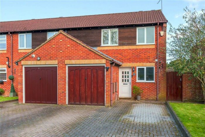 3 Bedroom End Of Terrace House To Rent In The Mulberries, Farnham, Surrey, GU9