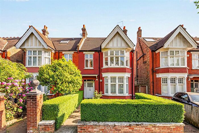 2 Bedroom Flat For Sale In Creffield Road, London, W3