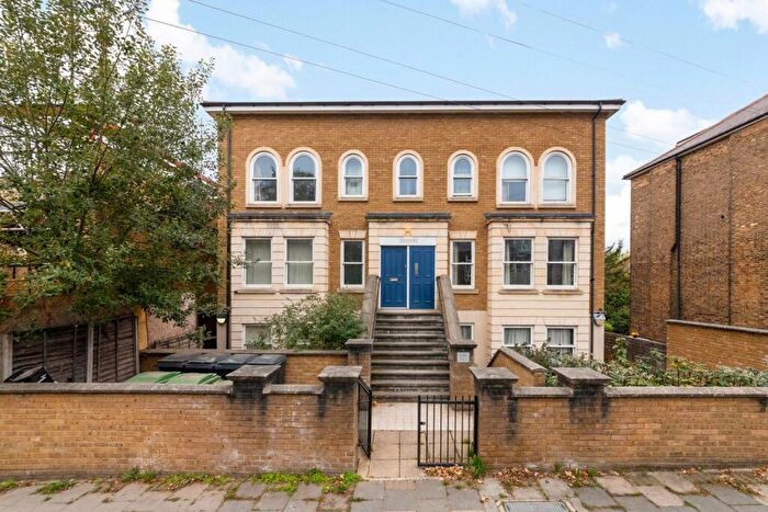 2 Bedroom Apartment To Rent In Auckland Hill, London, SE27